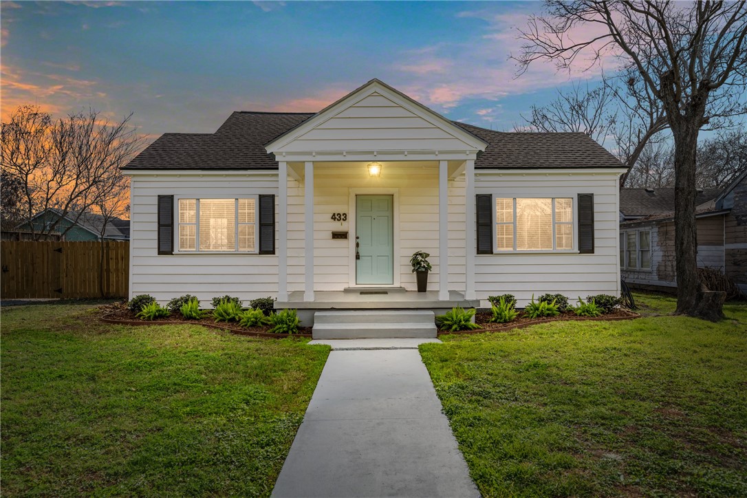 433 Cole St Property Photo 1