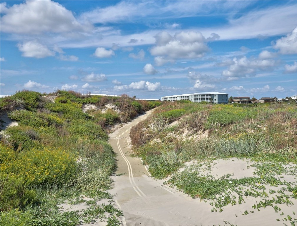 1107 Eleventh St 32 Property Photo 6