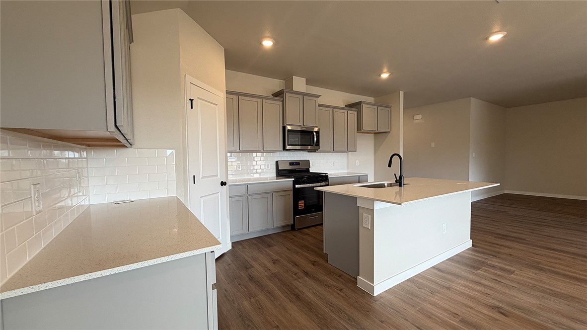 3533 Sahar Lake Dr Property Photo 5