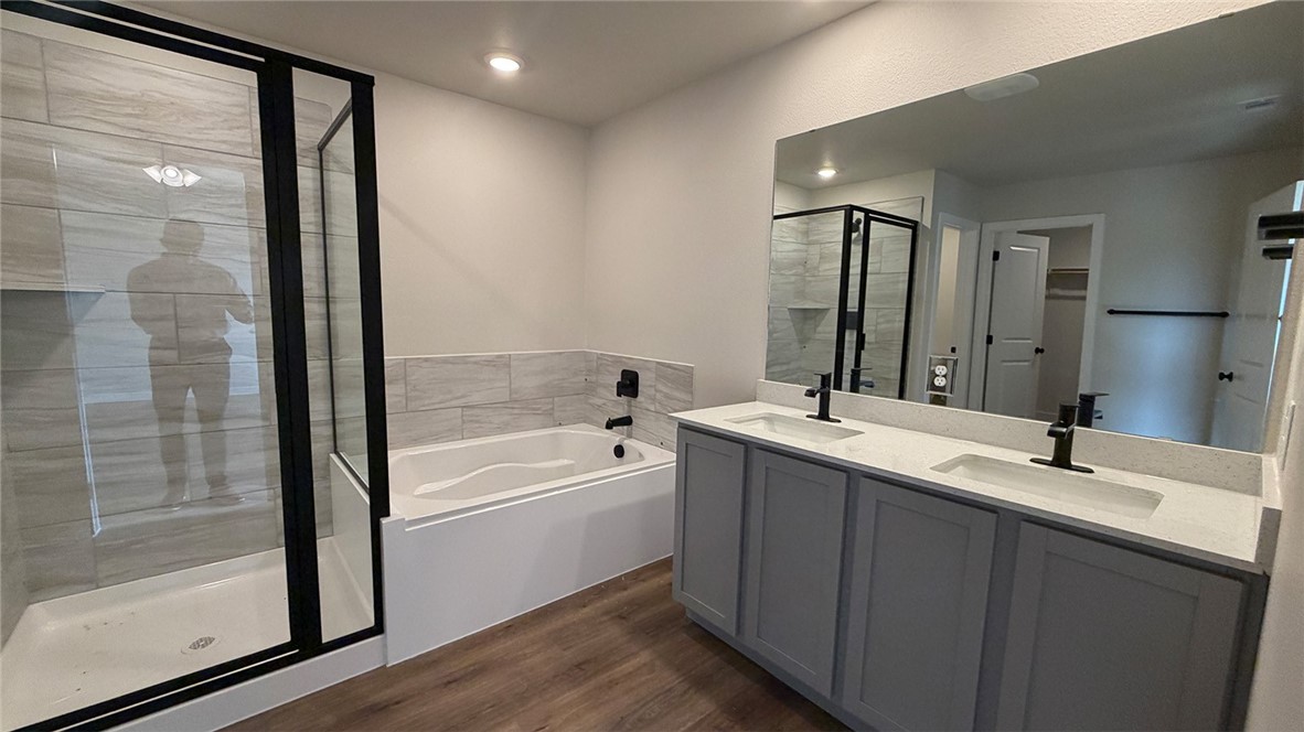 3533 Sahar Lake Dr Property Photo 21