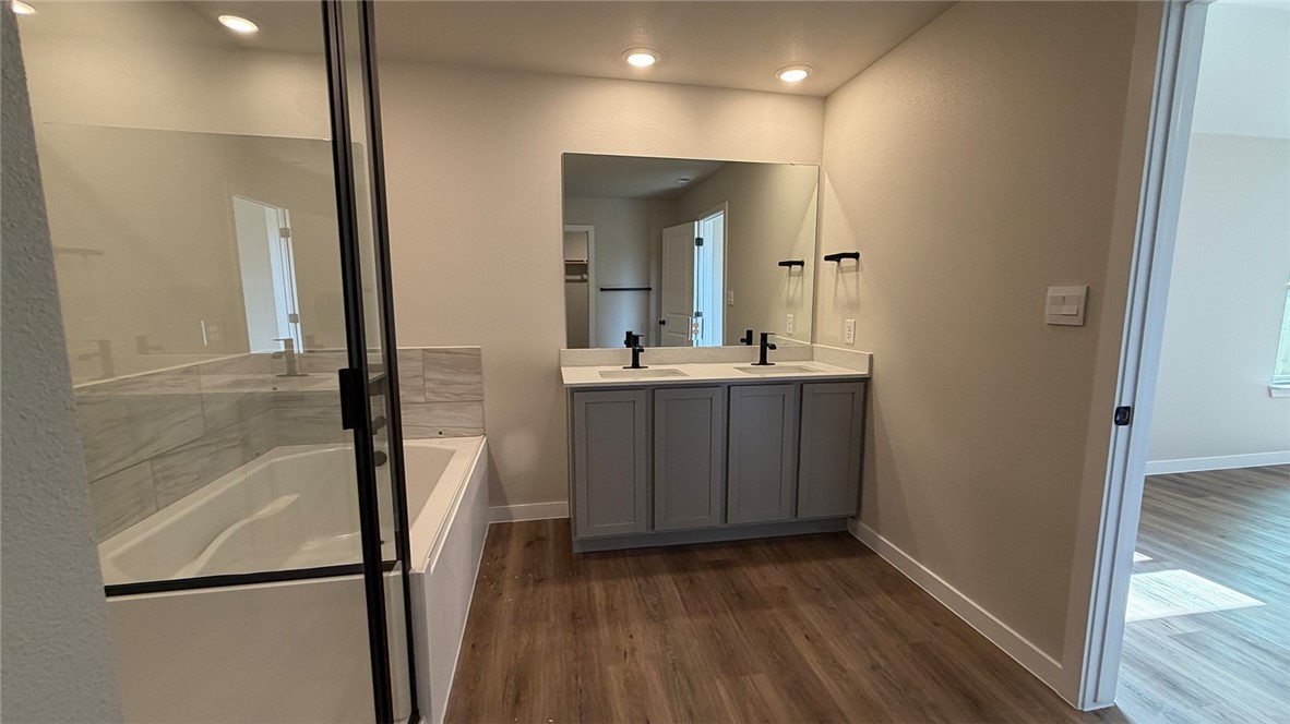 3533 Sahar Lake Dr Property Photo 23