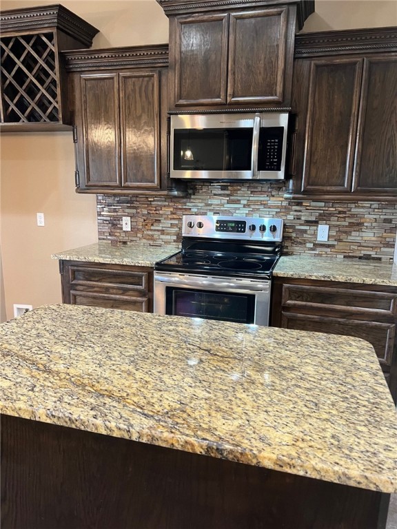 8029 Sir Greg Dr Property Photo 5