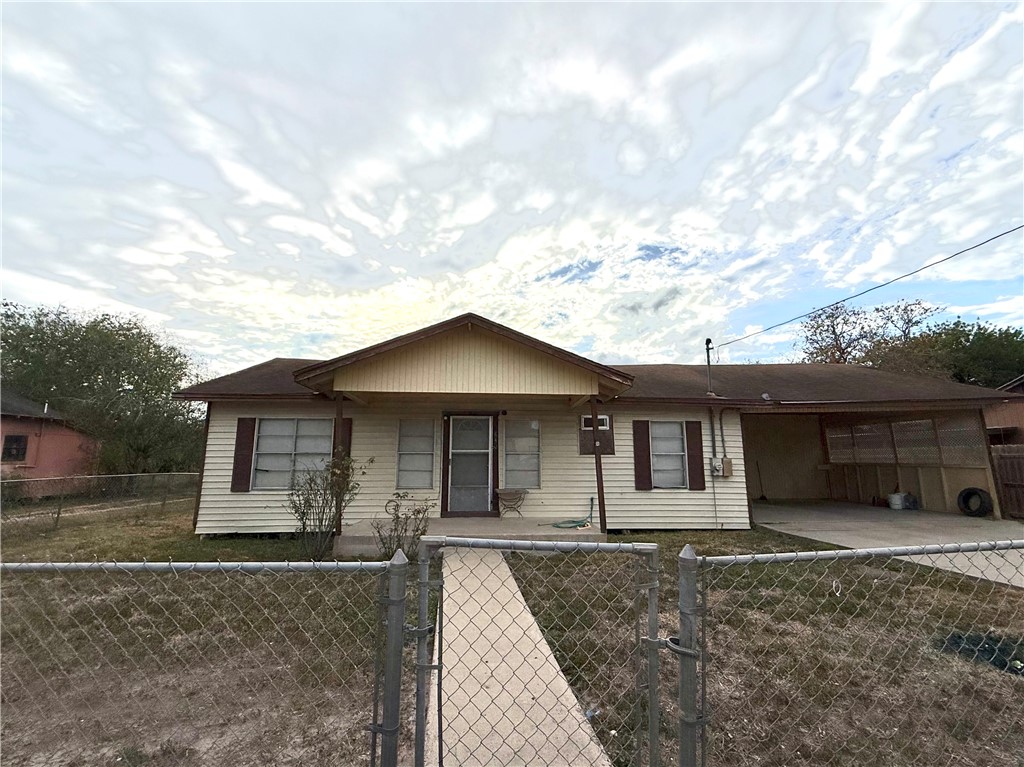 849 N Adams St Property Photo 1