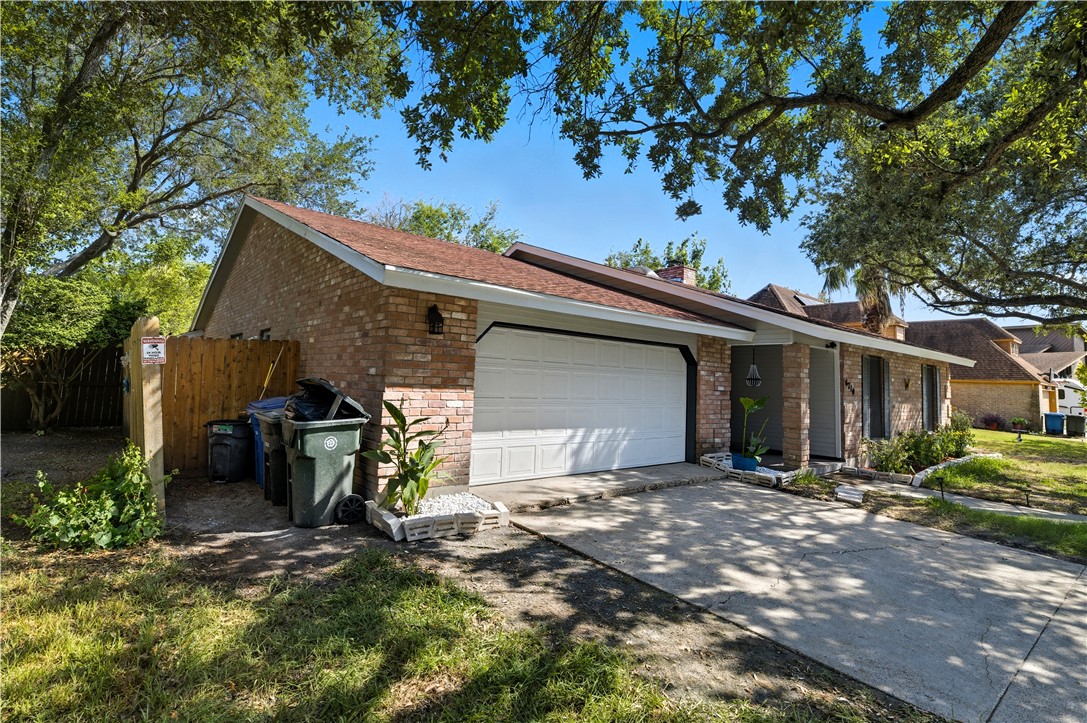 6710 Deerwood Dr Property Photo 2