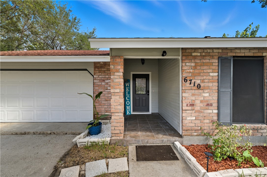 6710 Deerwood Dr Property Photo 3