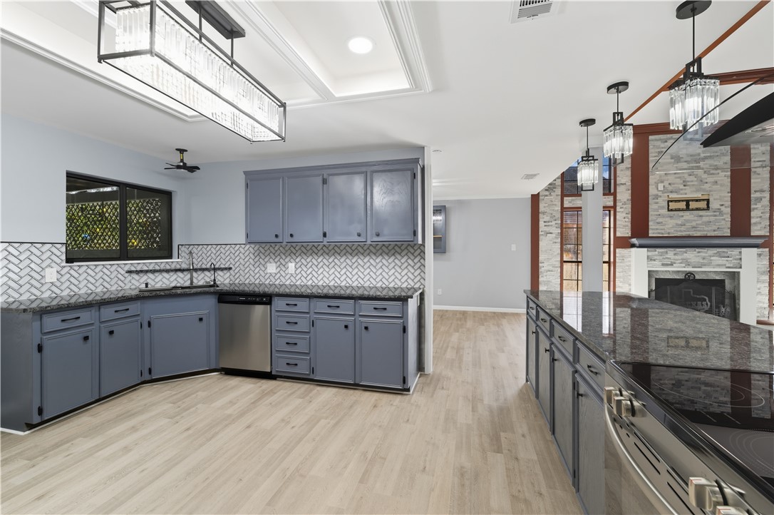 6710 Deerwood Dr Property Photo 7