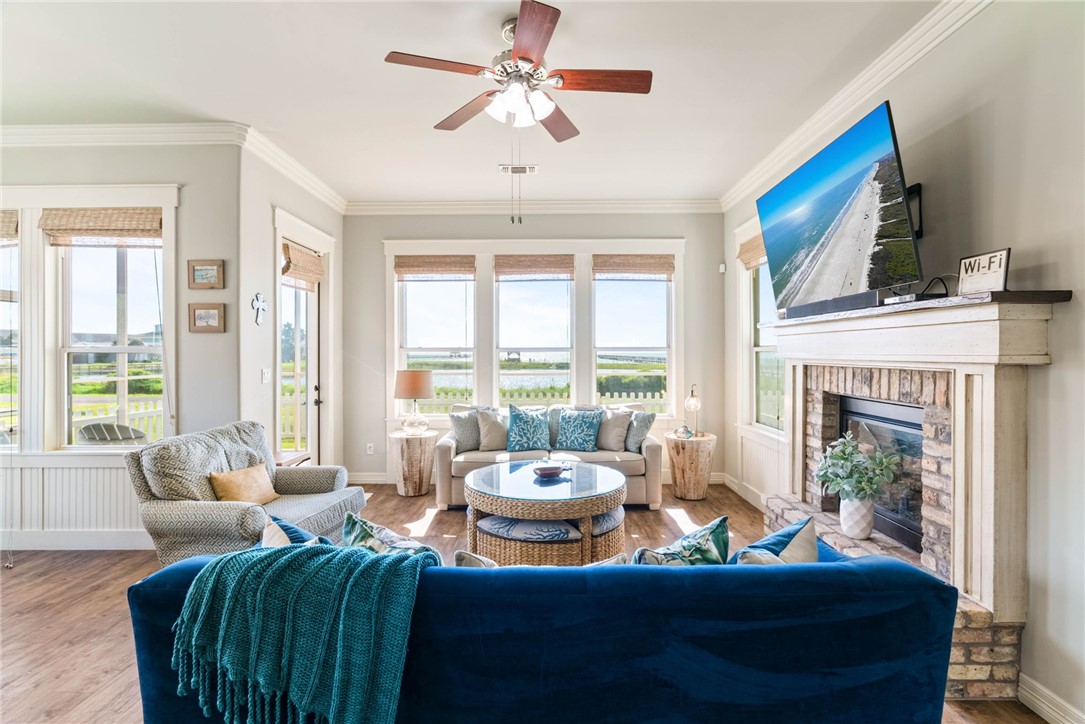 502 Sailhouse Way Property Photo 13