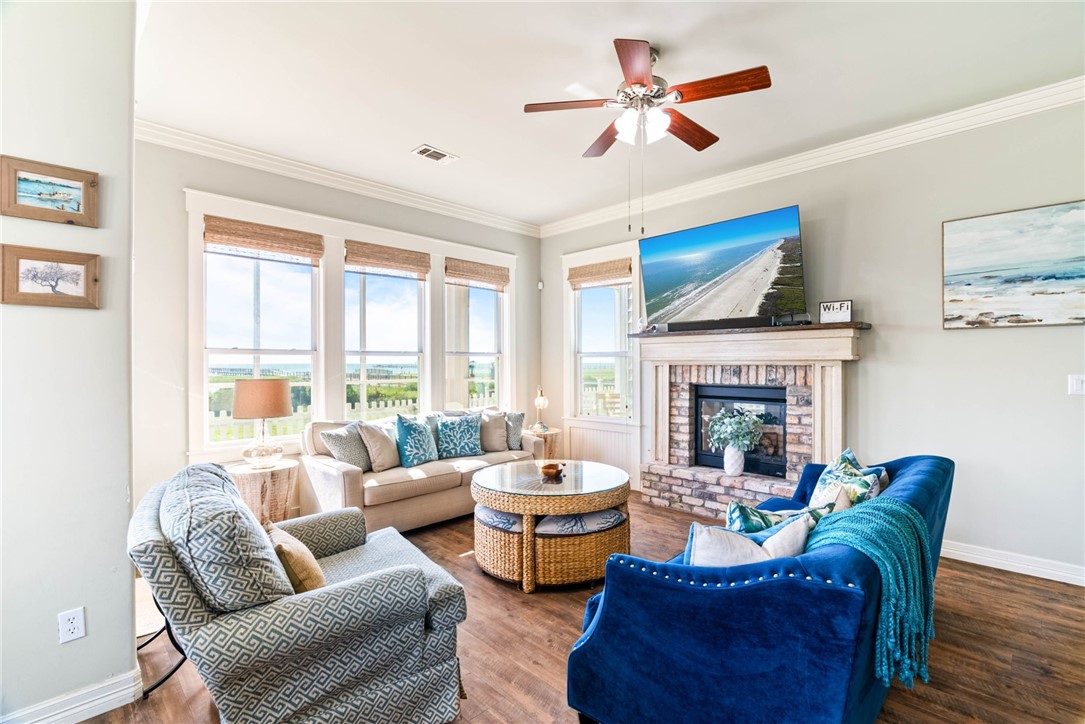 502 Sailhouse Way Property Photo 14