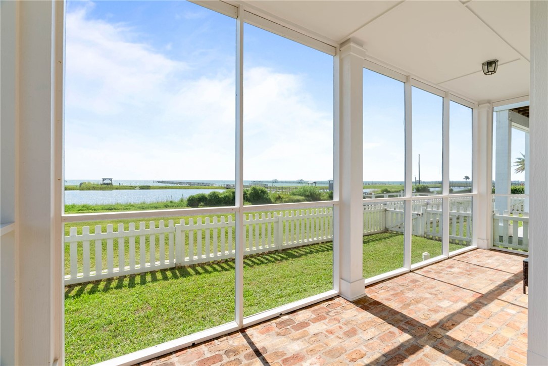 502 Sailhouse Way Property Photo 16