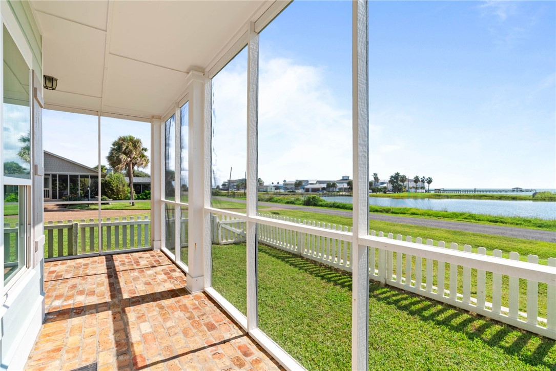 502 Sailhouse Way Property Photo 17