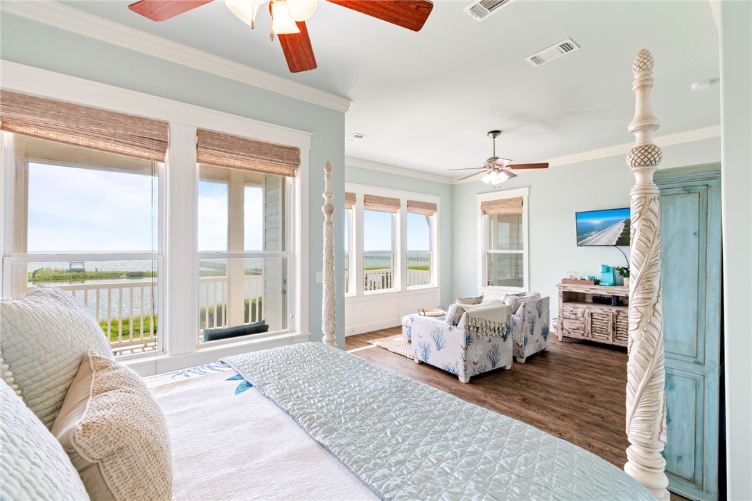 502 Sailhouse Way Property Photo 24