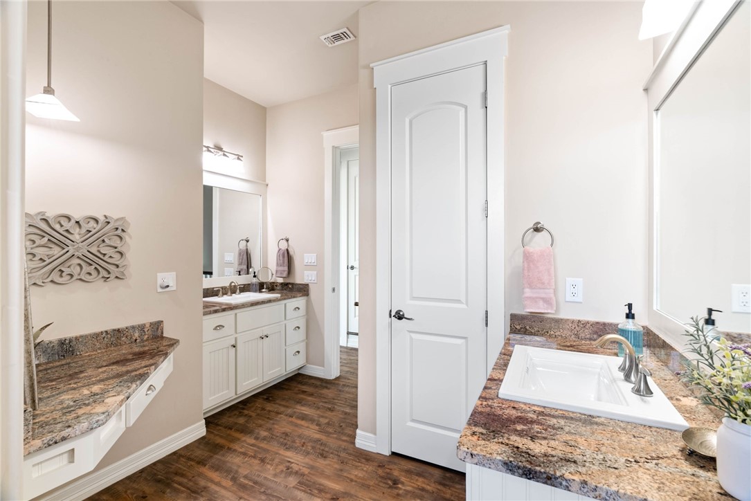 502 Sailhouse Way Property Photo 30