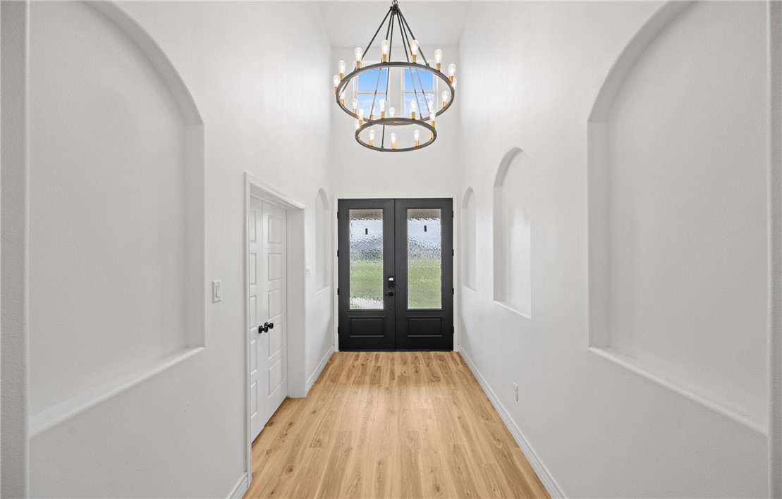 921 Santa Cruz Lane Property Photo 3