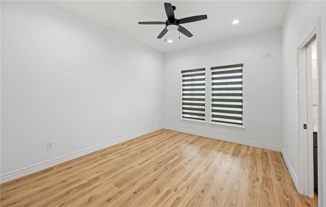 921 Santa Cruz Lane Property Photo 12