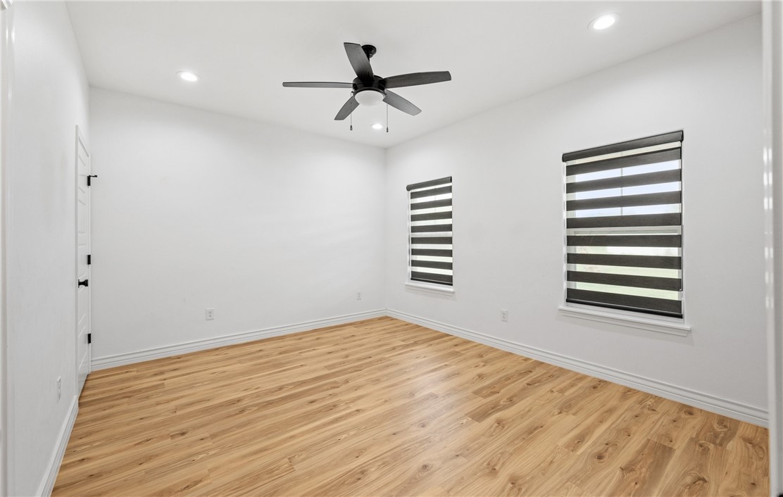 921 Santa Cruz Lane Property Photo 17