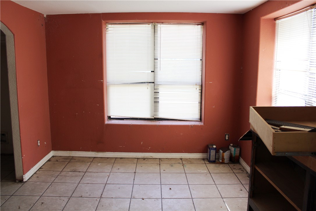 602 E Alice Property Photo 3