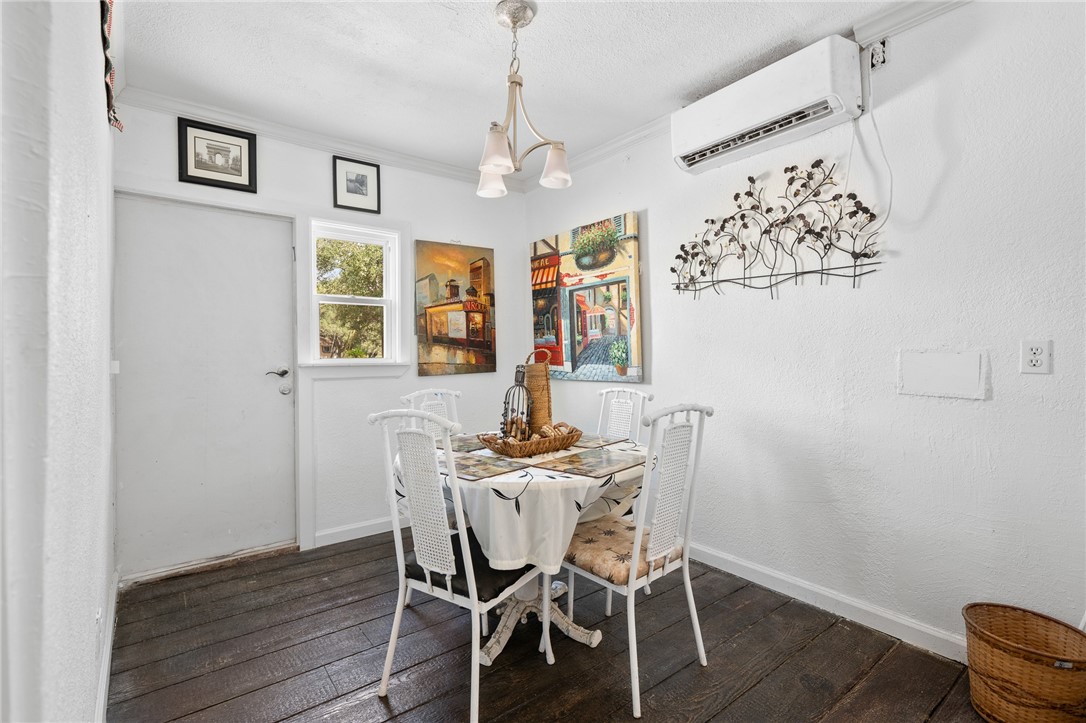 120 Retama Property Photo 12