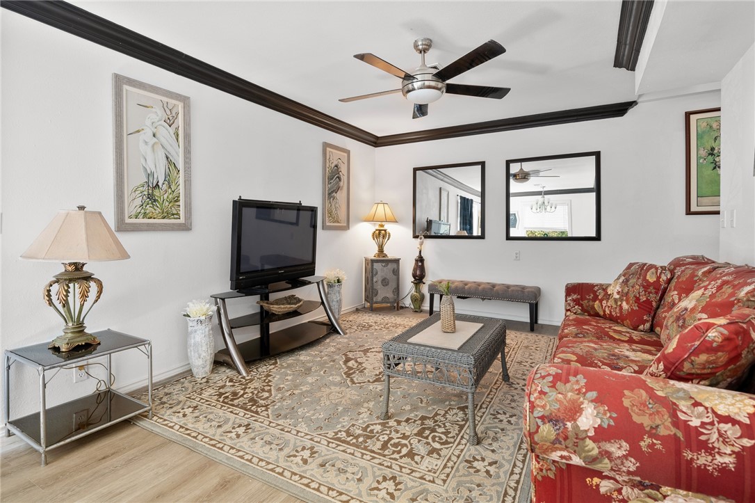 120 Retama Property Photo 16