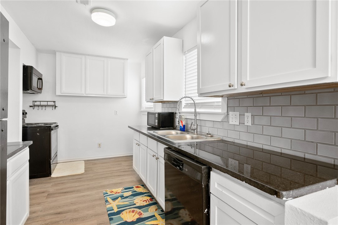 120 Retama Property Photo 20