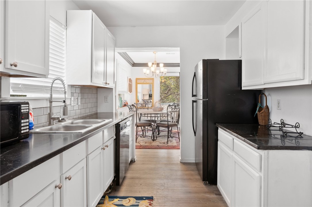 120 Retama Property Photo 22