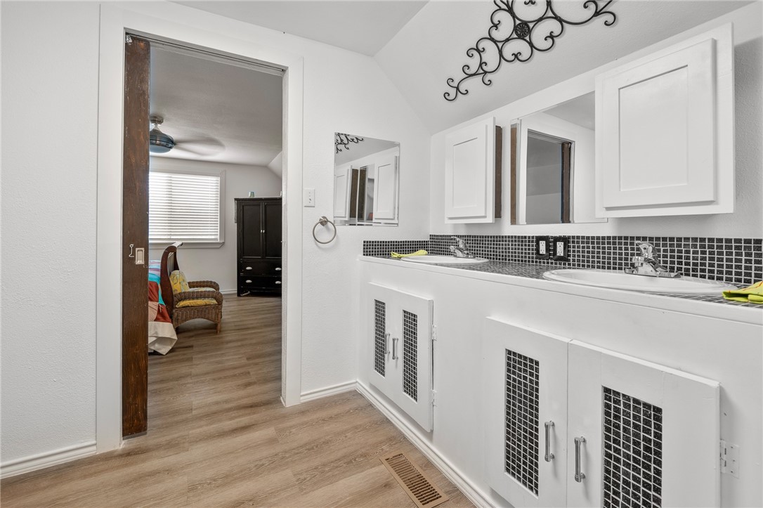 120 Retama Property Photo 31