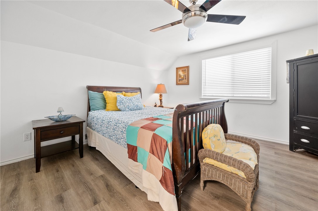 120 Retama Property Photo 33