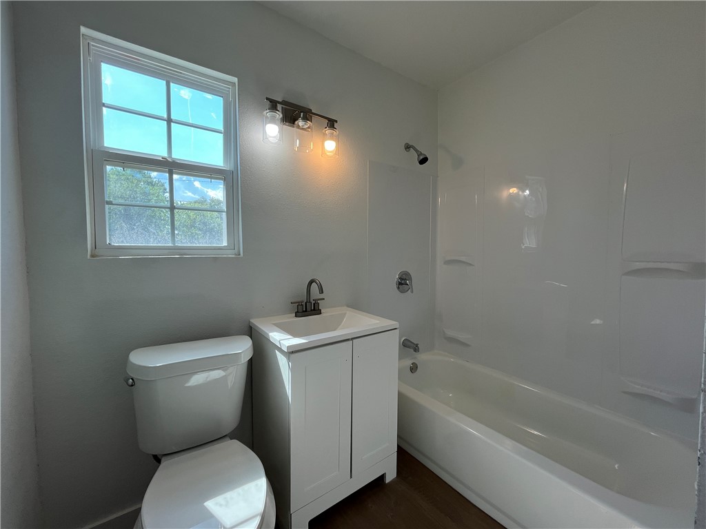 1507 10th St 1 Property Photo 9