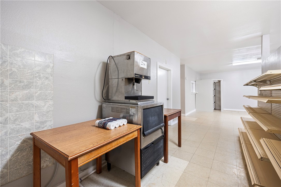 519 Avenue B Property Photo 6