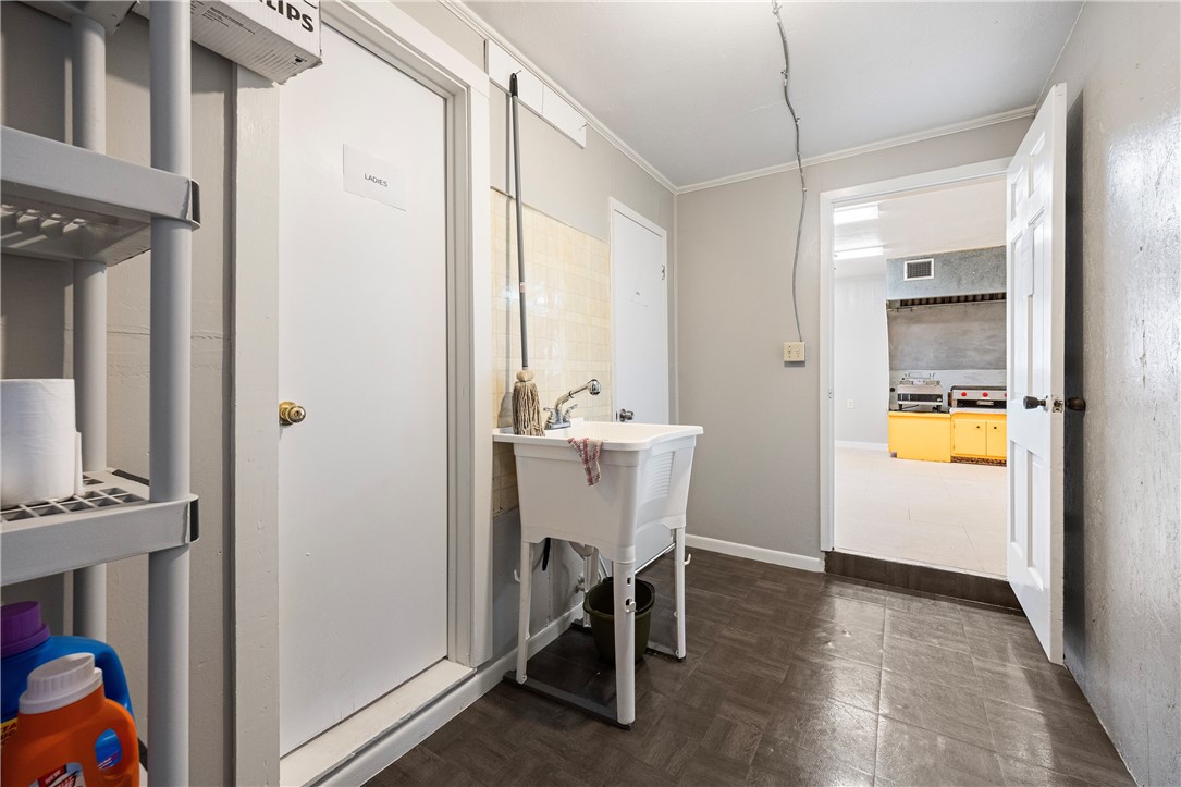519 Avenue B Property Photo 17
