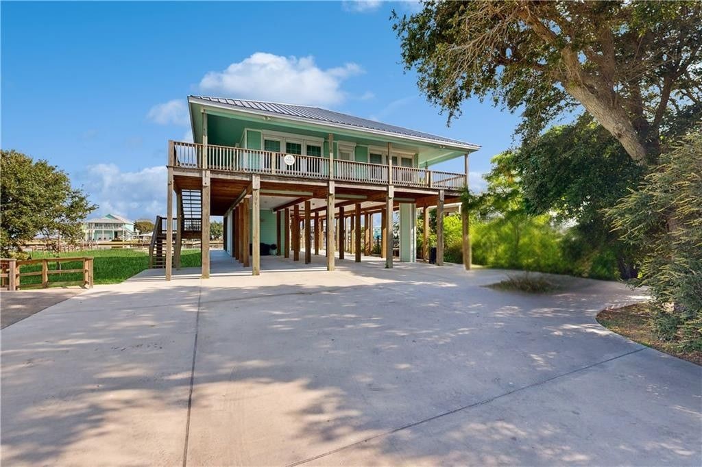 370, 374 Copano Ridge Road Property Photo 1