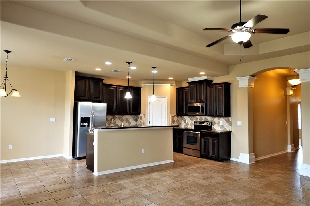 1006 Imperial St Property Photo 4