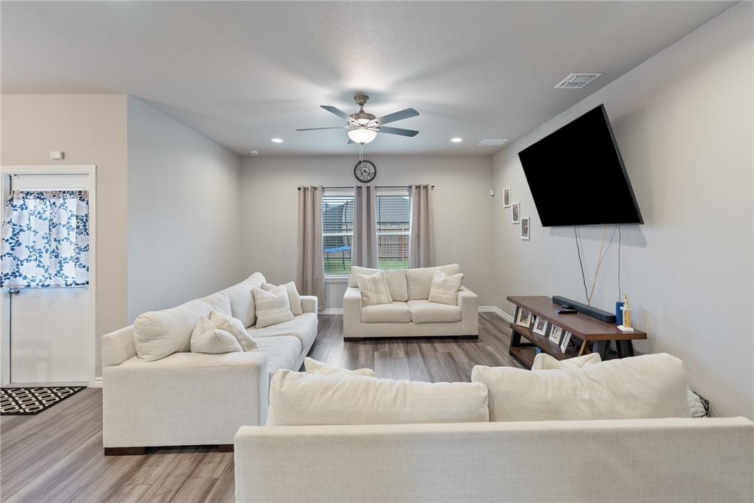 7221 Tristan Dr Property Photo 6