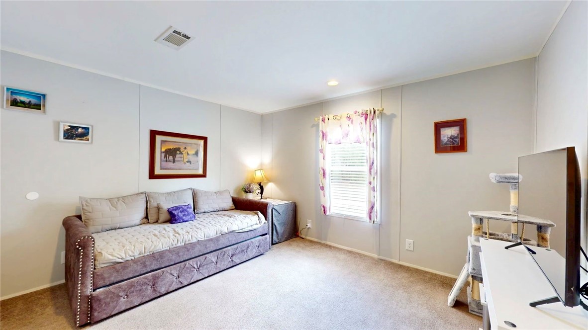 130 Hawkins Dr Property Photo 22