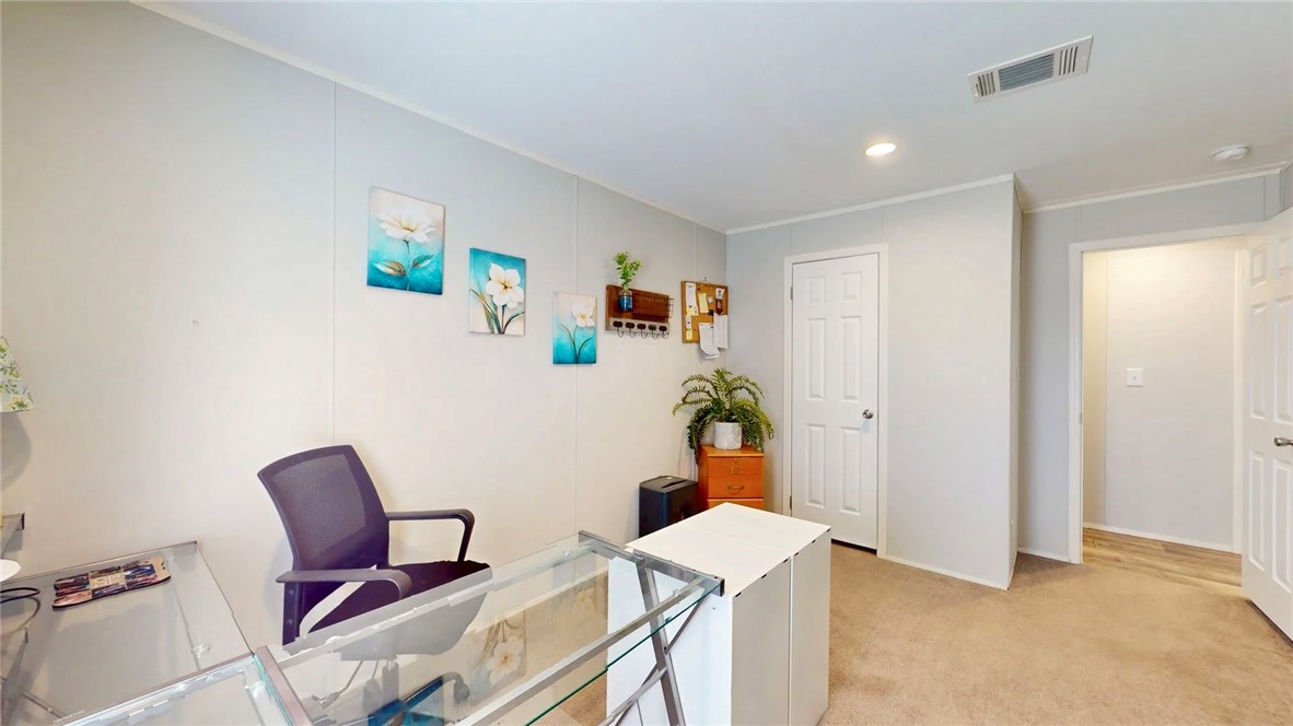 130 Hawkins Dr Property Photo 25