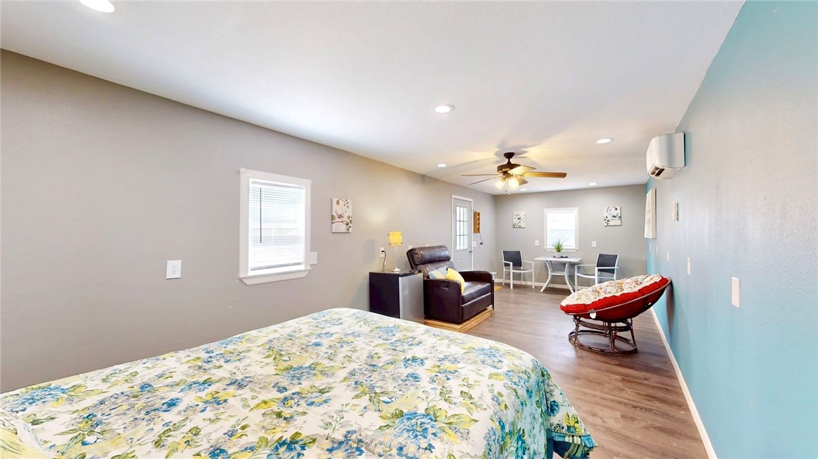 130 Hawkins Dr Property Photo 29