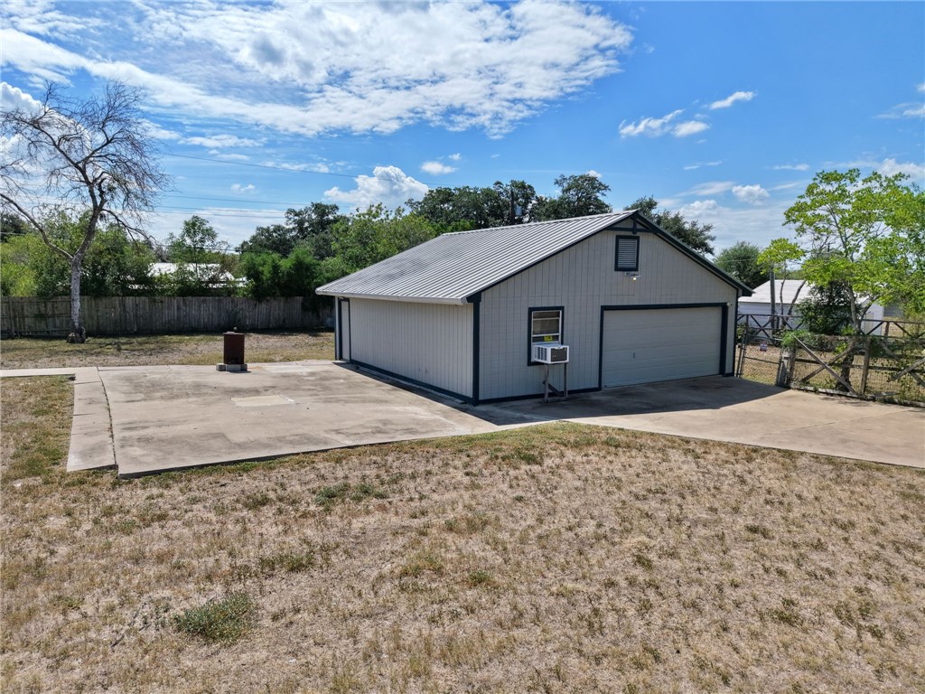 130 Hawkins Dr Property Photo 30
