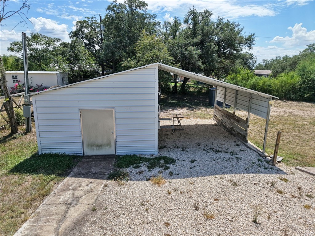 130 Hawkins Dr Property Photo 31