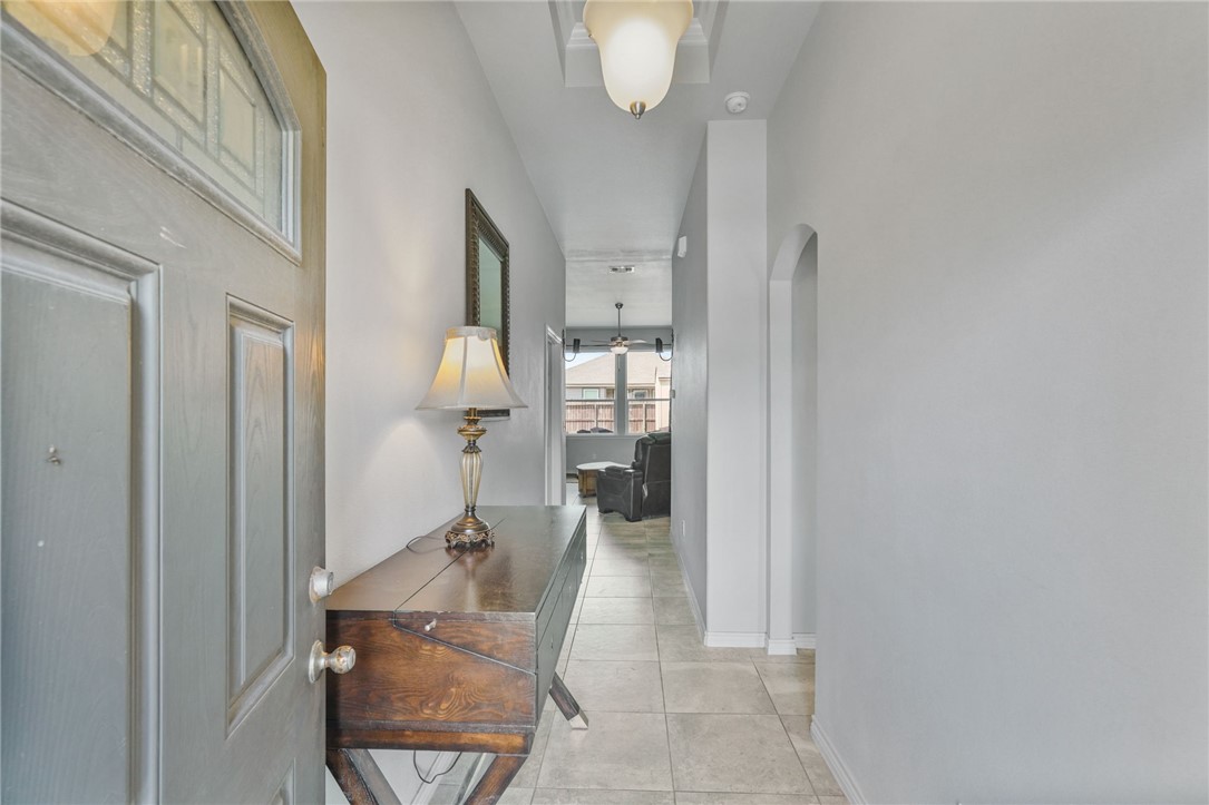 9422 English Oak Dr Property Photo 2