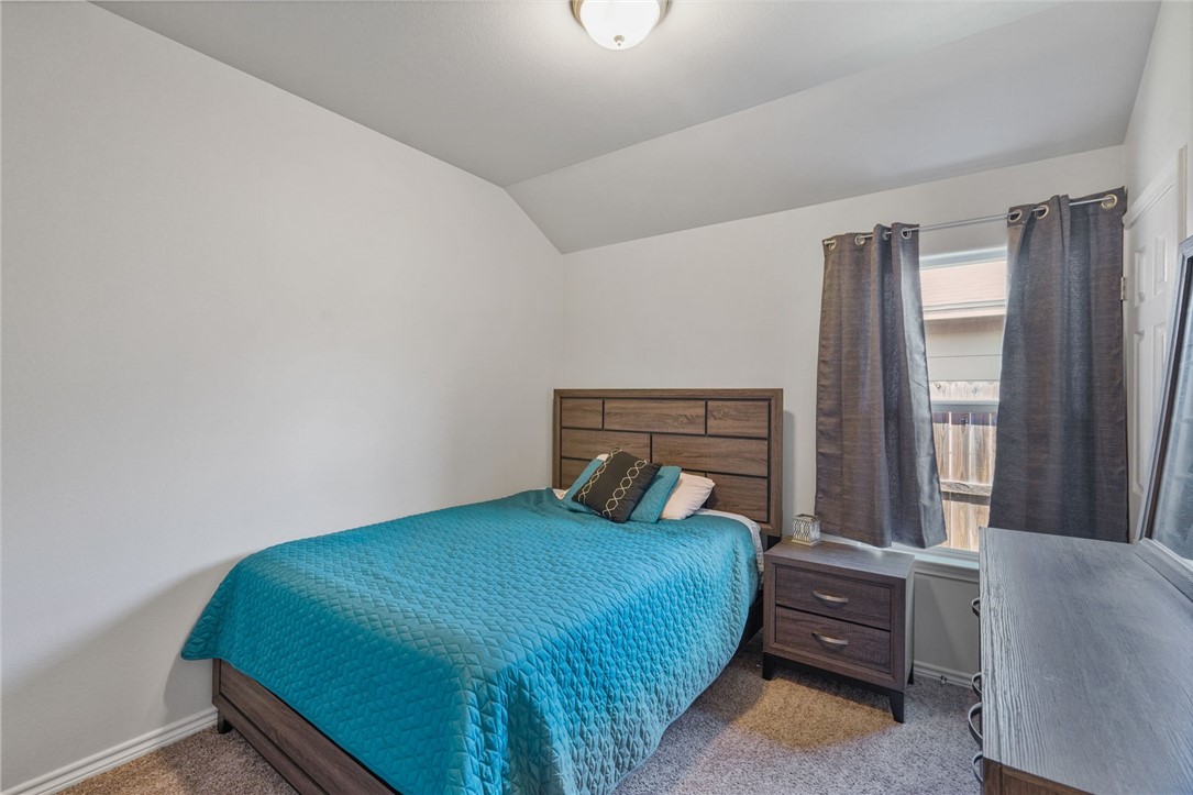 9422 English Oak Dr Property Photo 12