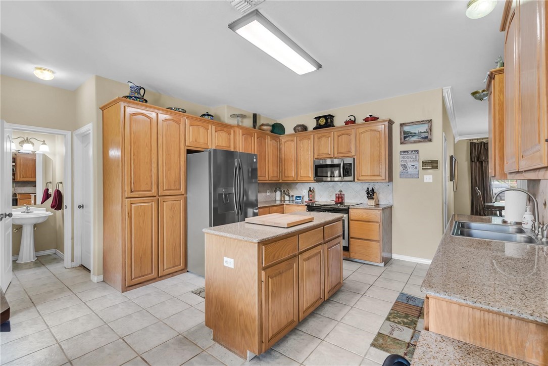 7706 Starnberg Lake Dr Property Photo 9