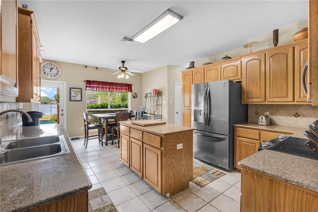 7706 Starnberg Lake Dr Property Photo 11