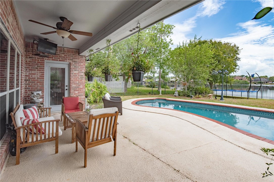 7706 Starnberg Lake Dr Property Photo 32