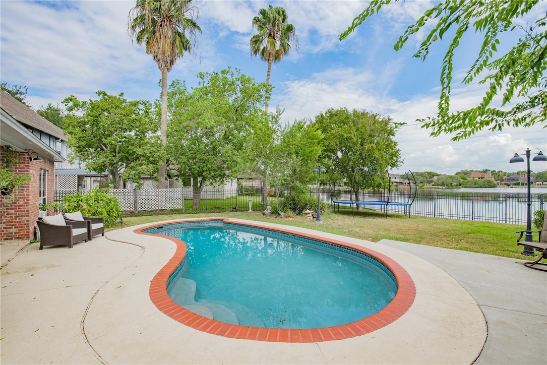 7706 Starnberg Lake Dr Property Photo 36