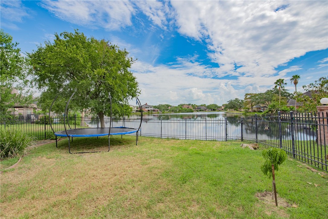 7706 Starnberg Lake Dr Property Photo 38