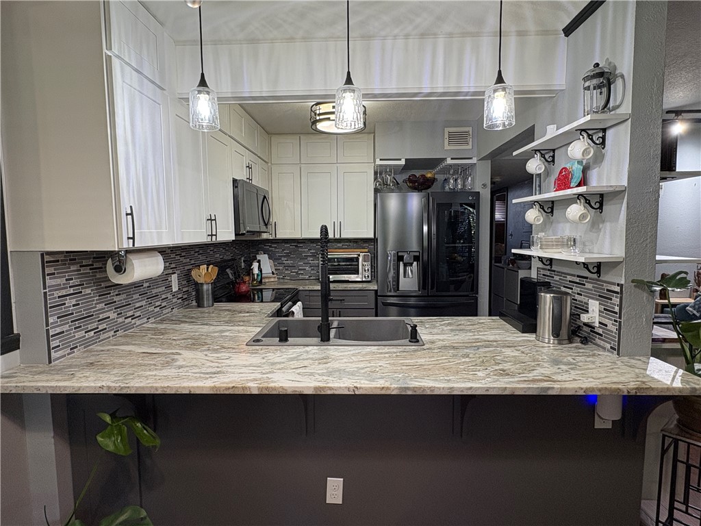 3402 Ocean Dr 18 Property Photo 7