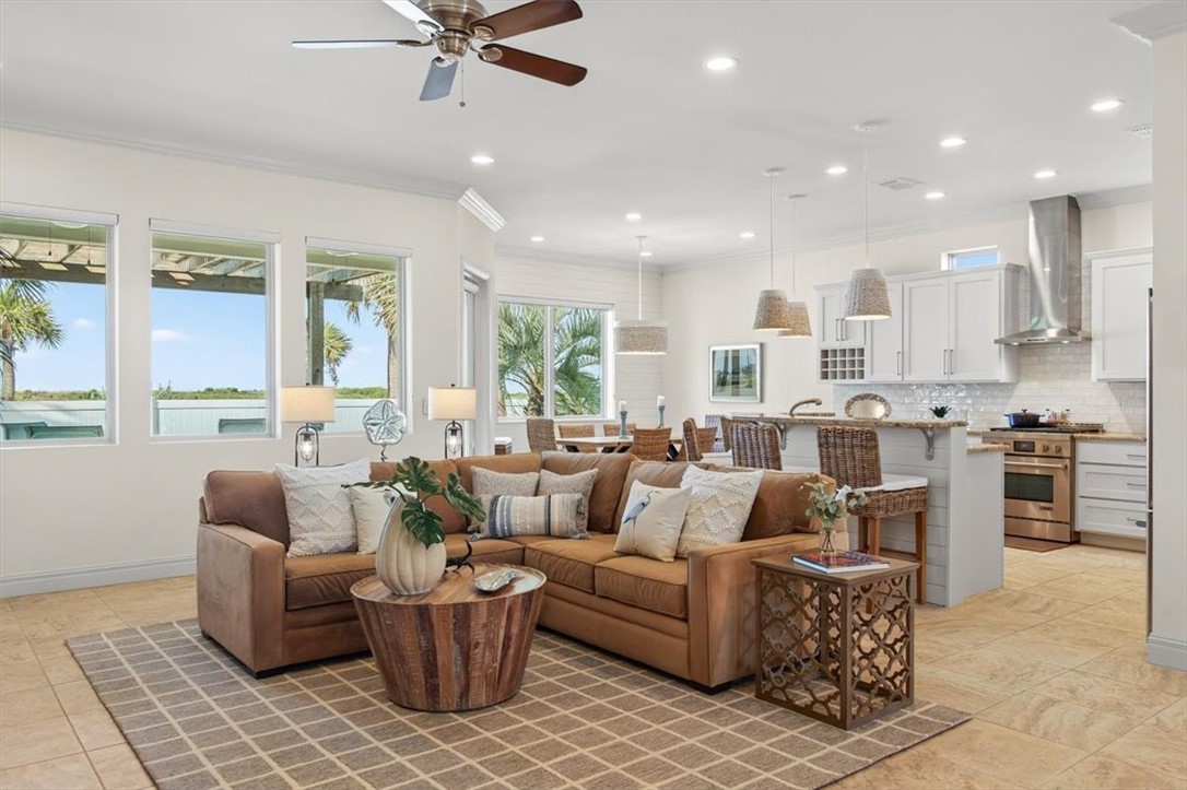 248 La Joya Property Photo 7