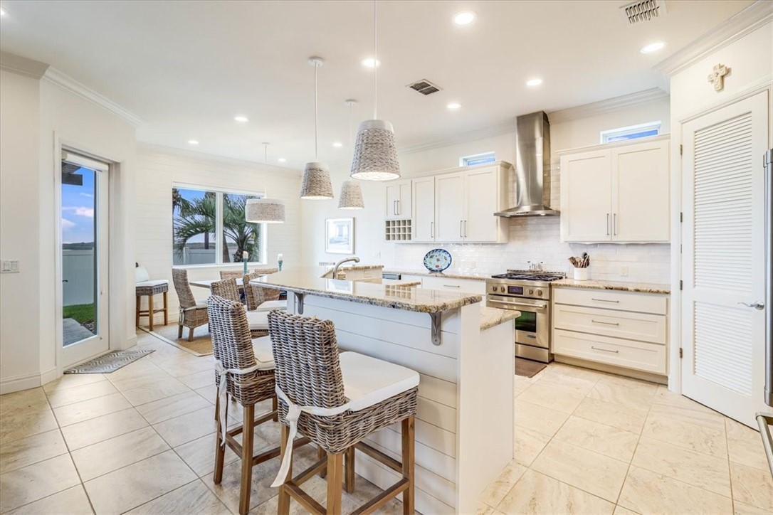 248 La Joya Property Photo 8