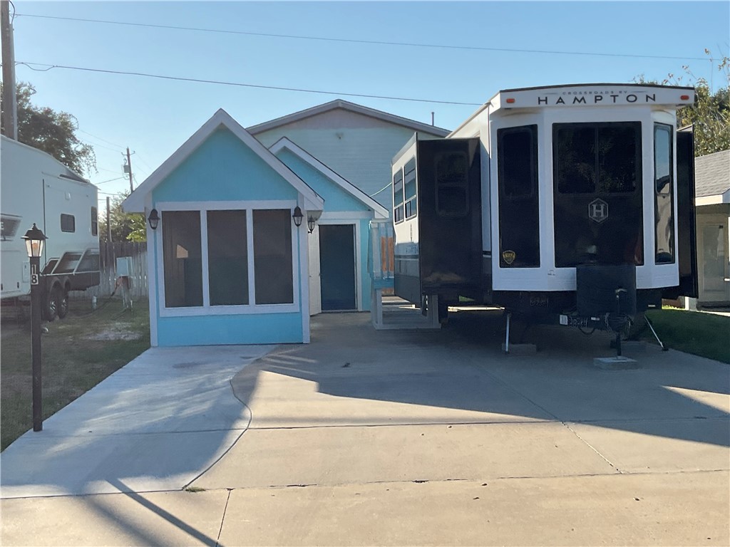 1406 W Corpus Christi St 18 Property Photo 2