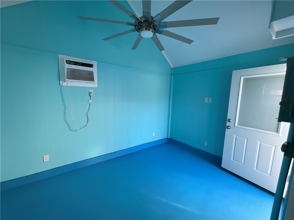 1406 W Corpus Christi St 18 Property Photo 8