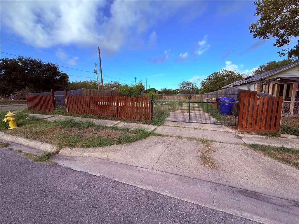 345 Cheyenne St Property Photo 1